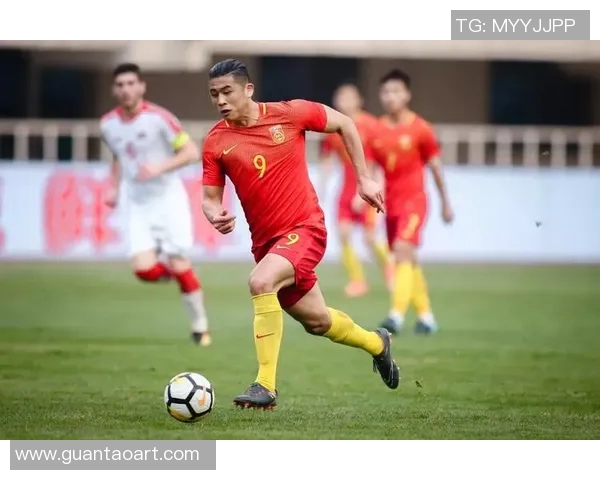 足球明星姚均晟的成长历程与职业生涯全景解析