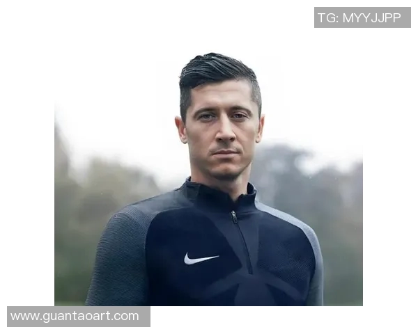 足球明星颜值反差大揭秘从场上到场下的惊人变化与对比